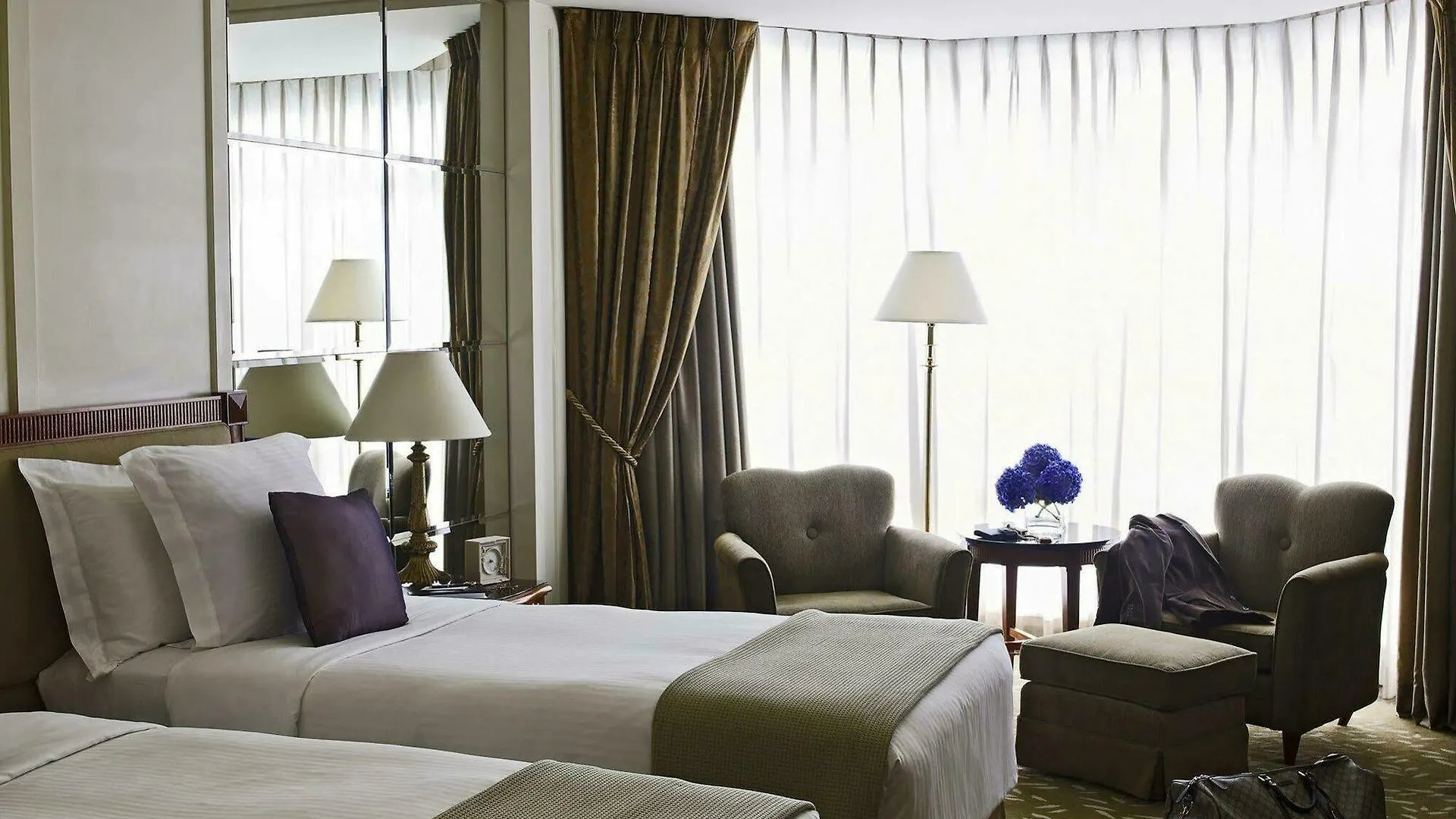 The Langham Hong Kong Hotel 5*,